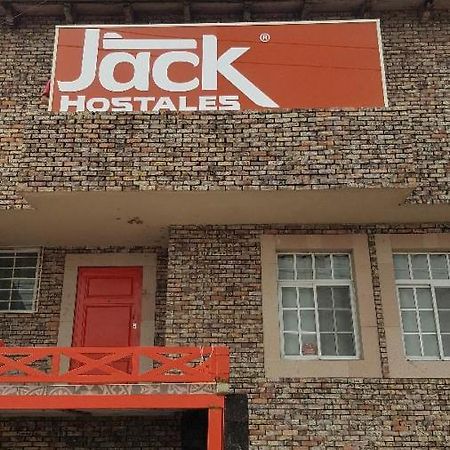 Jack Hostales Леон Екстер'єр фото