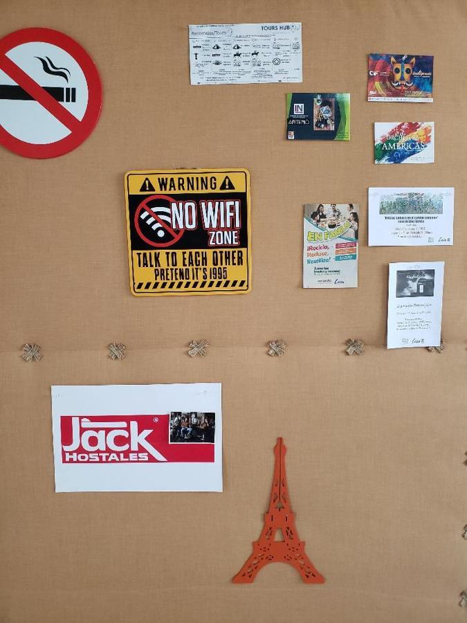Jack Hostales Леон Екстер'єр фото